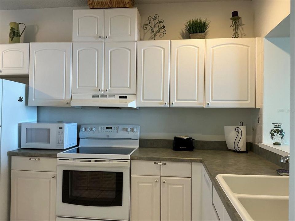 For Rent: $3,500 (2 beds, 2 baths, 1145 Square Feet)