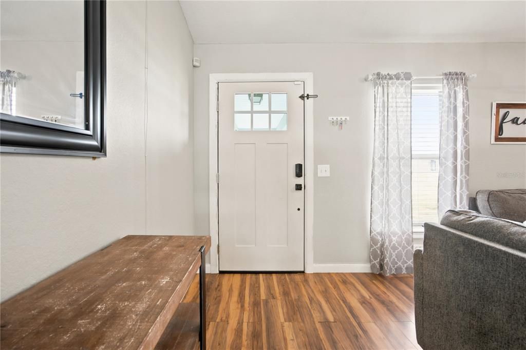 En Venta: $325,000 (3 camas, 2 baños, 1596 Pies cuadrados)