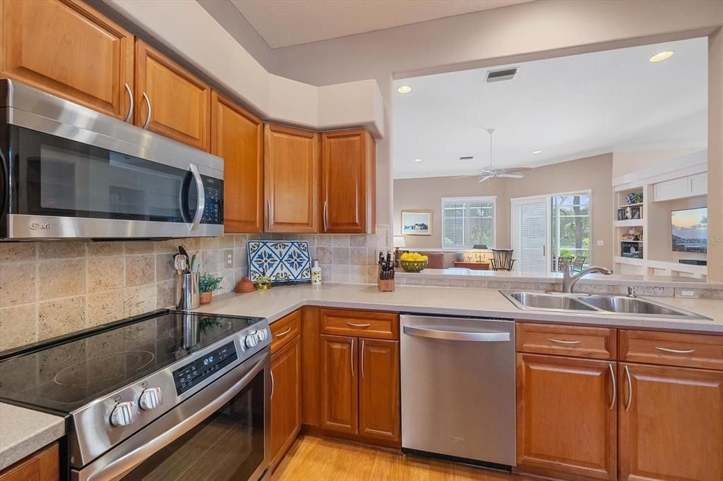For Sale: $649,900 (3 beds, 2 baths, 2270 Square Feet)