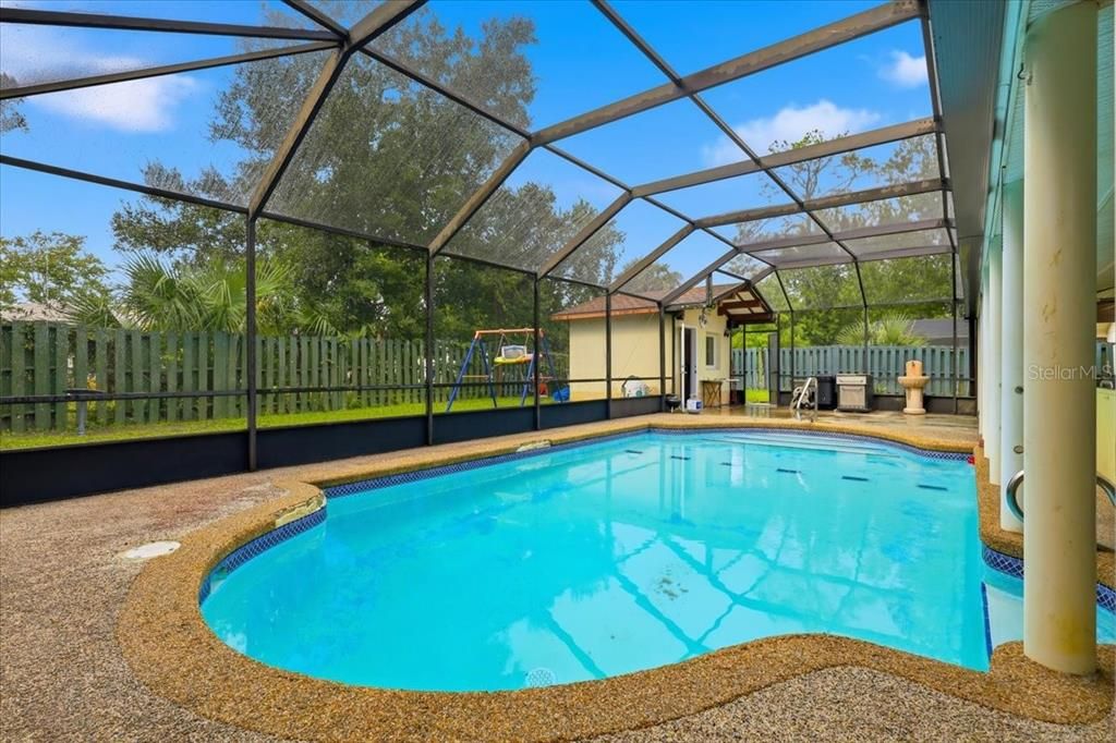 For Sale: $375,000 (3 beds, 3 baths, 2529 Square Feet)