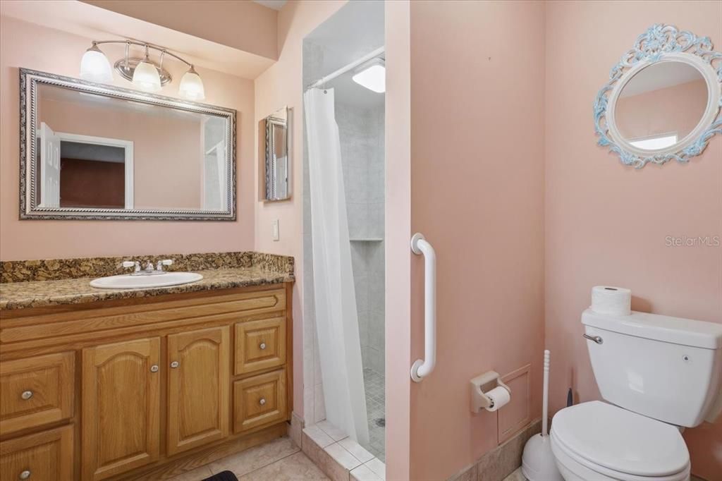 For Sale: $375,000 (3 beds, 3 baths, 2529 Square Feet)