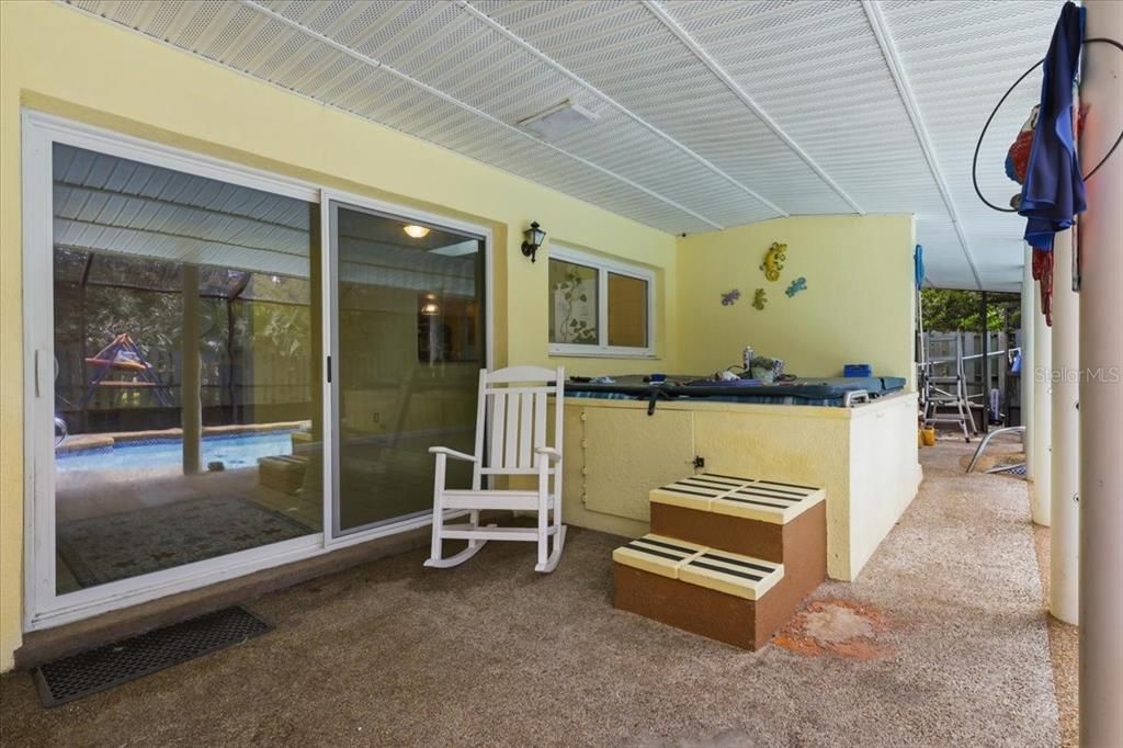 For Sale: $375,000 (3 beds, 3 baths, 2529 Square Feet)