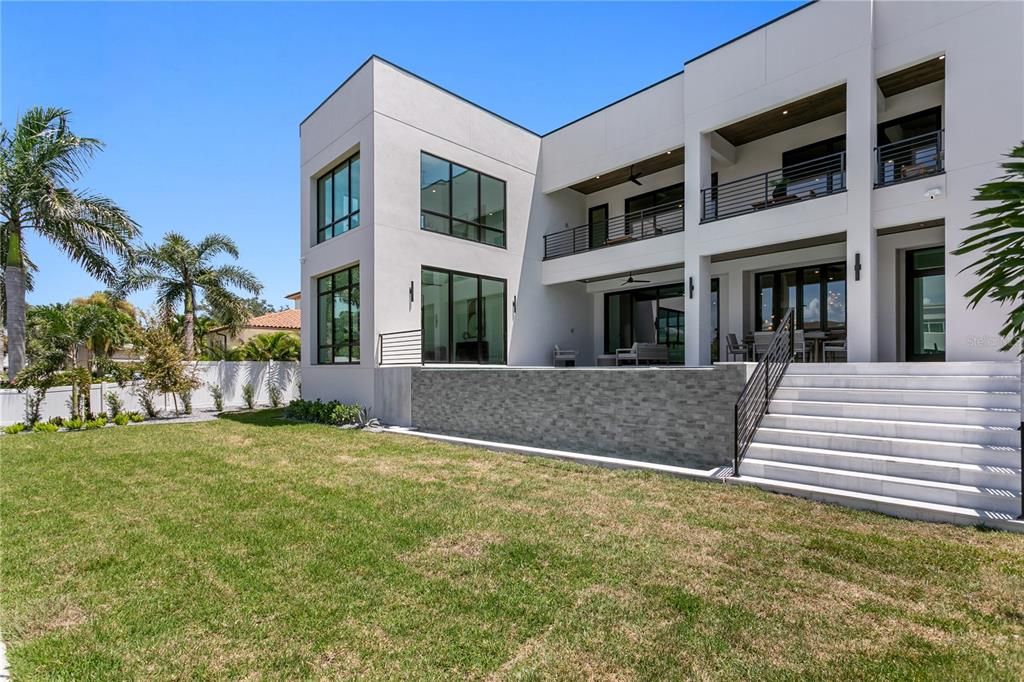 For Sale: $7,395,000 (6 beds, 5 baths, 5665 Square Feet)