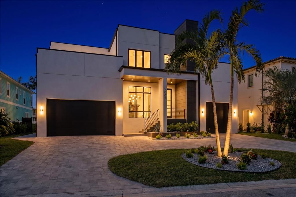 For Sale: $7,395,000 (6 beds, 5 baths, 5665 Square Feet)