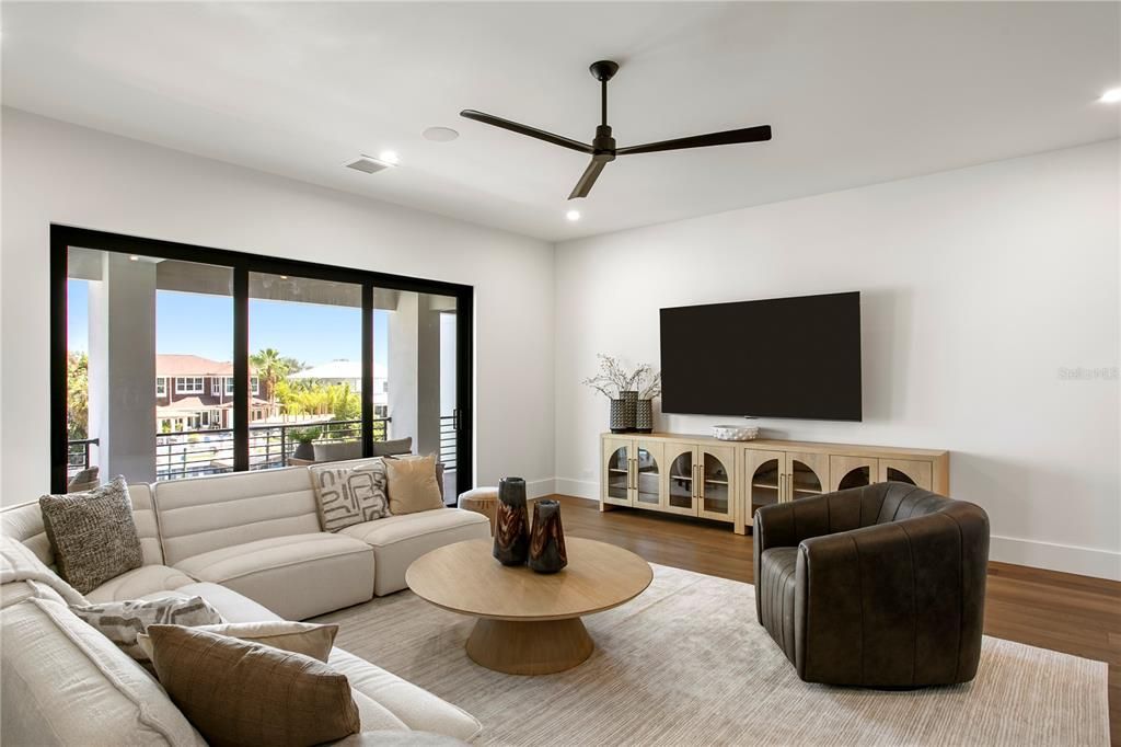 For Sale: $7,395,000 (6 beds, 5 baths, 5665 Square Feet)