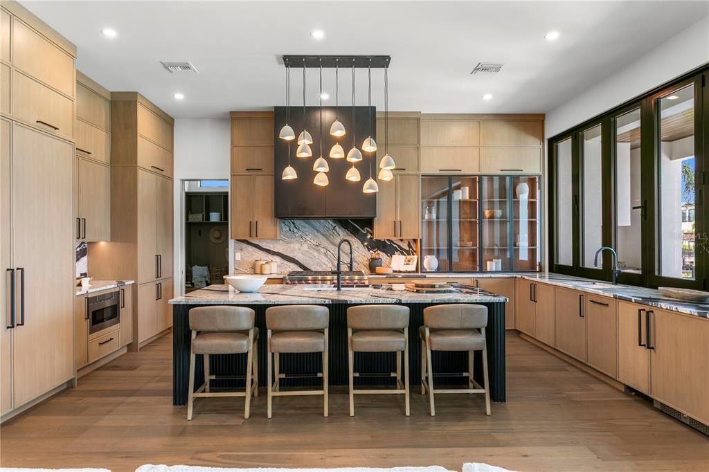 For Sale: $7,395,000 (6 beds, 5 baths, 5665 Square Feet)