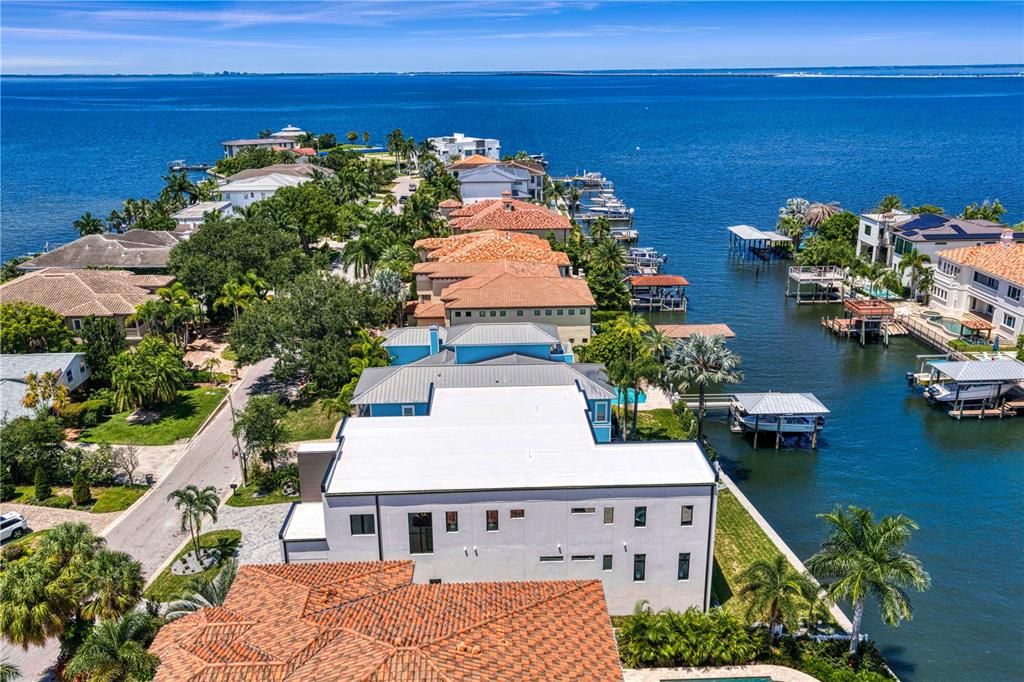 For Sale: $7,395,000 (6 beds, 5 baths, 5665 Square Feet)