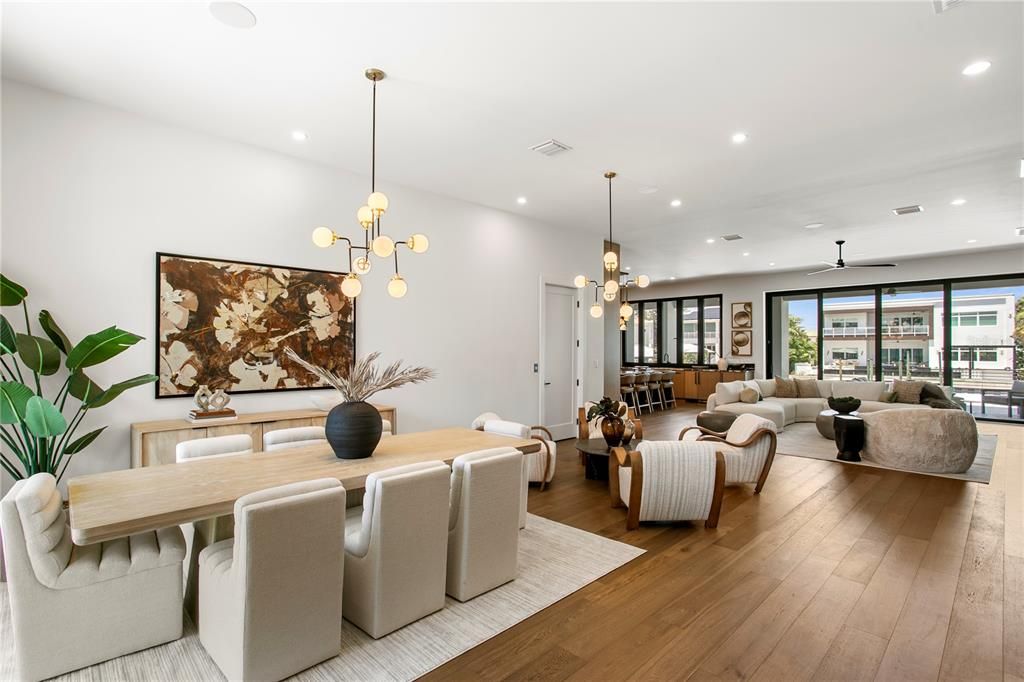 For Sale: $7,395,000 (6 beds, 5 baths, 5665 Square Feet)