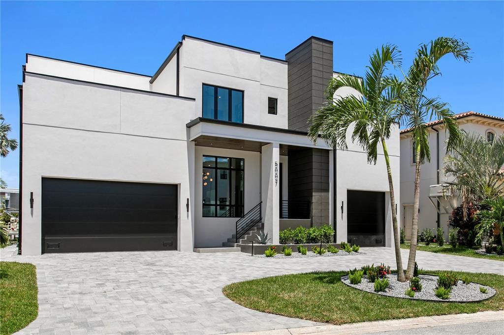 For Sale: $7,395,000 (6 beds, 5 baths, 5665 Square Feet)