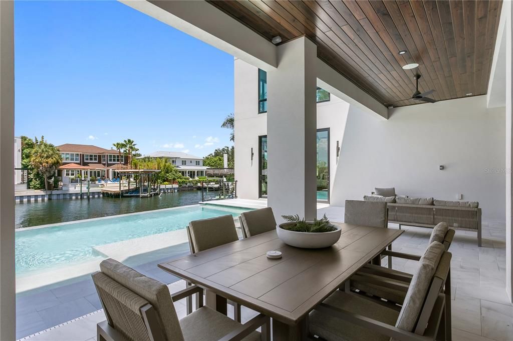 For Sale: $7,395,000 (6 beds, 5 baths, 5665 Square Feet)