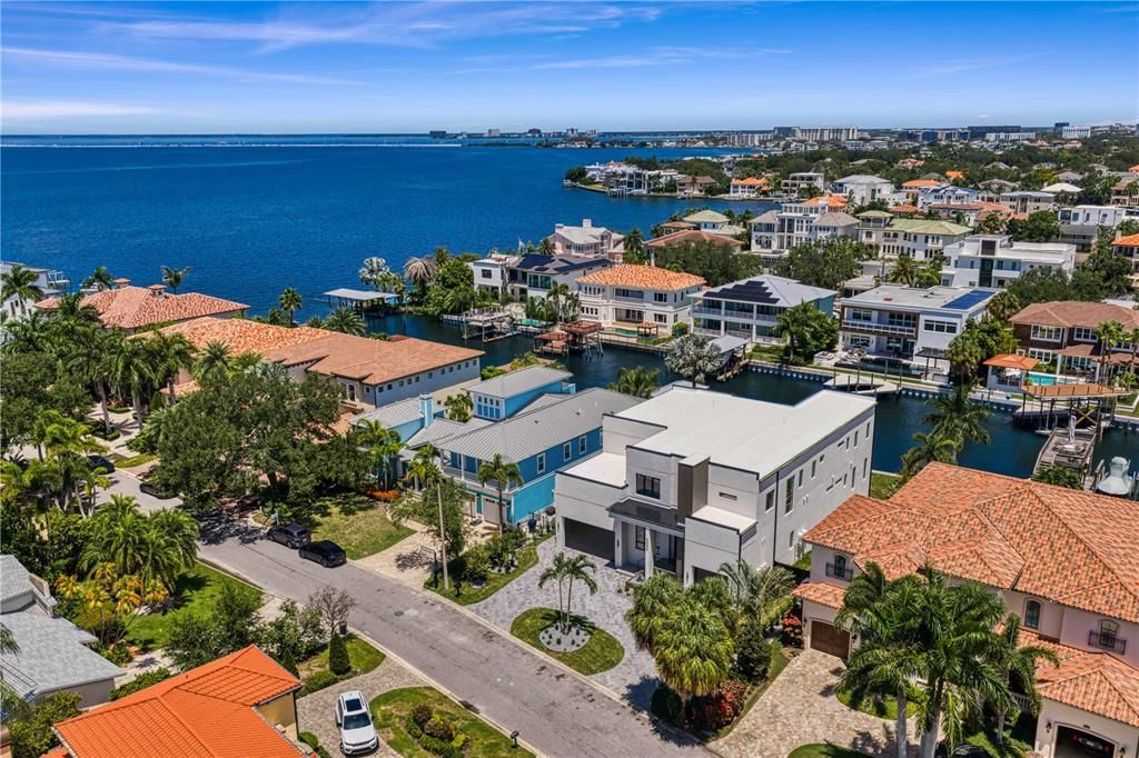 For Sale: $7,395,000 (6 beds, 5 baths, 5665 Square Feet)