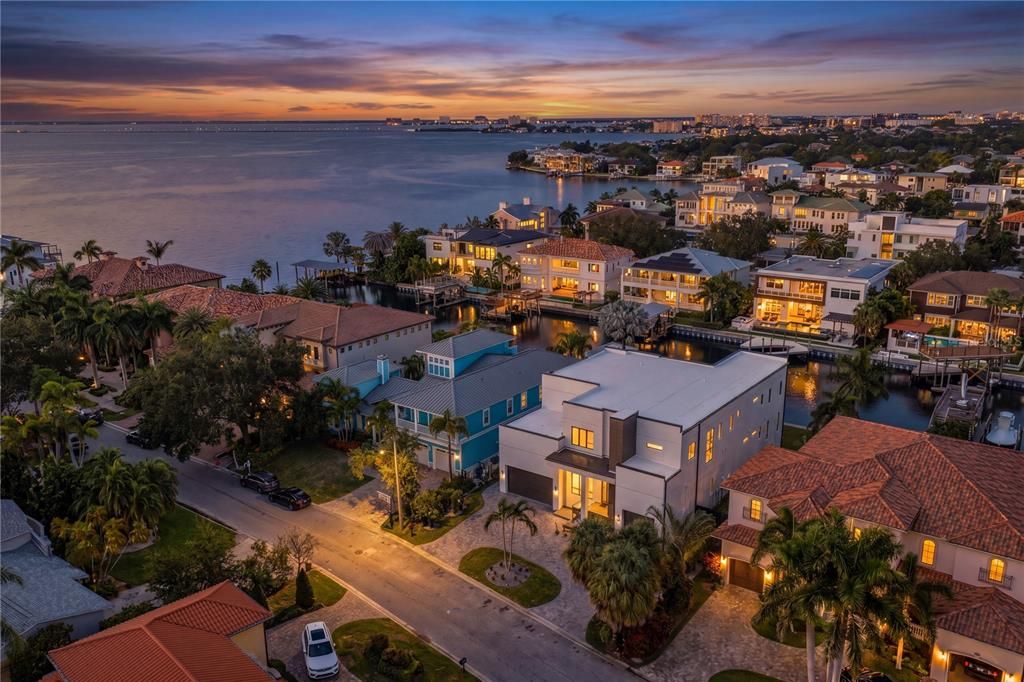 For Sale: $7,395,000 (6 beds, 5 baths, 5665 Square Feet)