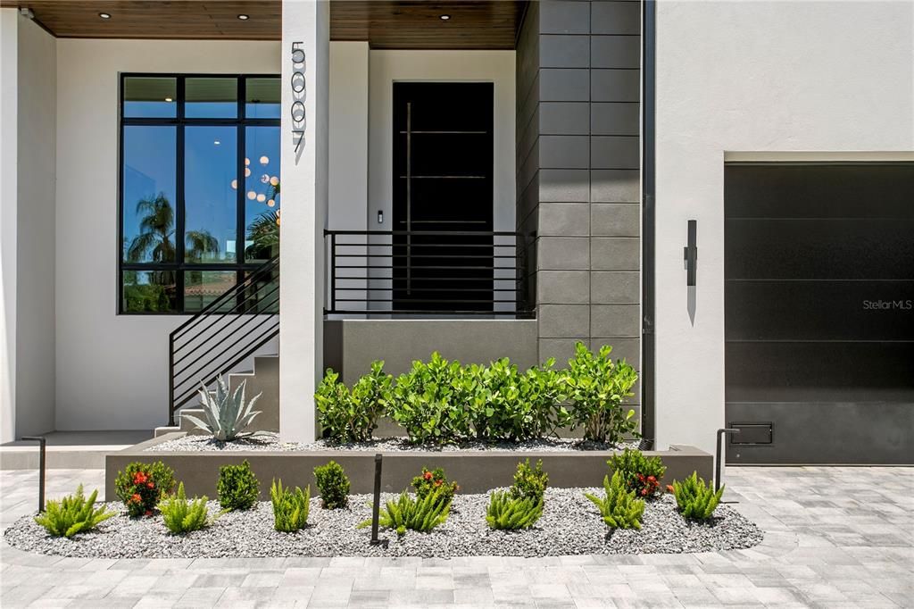 For Sale: $7,395,000 (6 beds, 5 baths, 5665 Square Feet)
