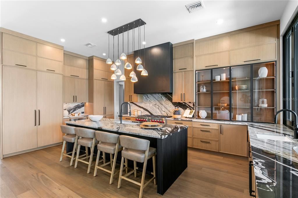 For Sale: $7,395,000 (6 beds, 5 baths, 5665 Square Feet)