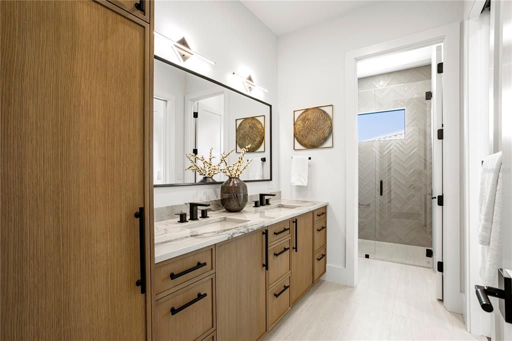For Sale: $7,395,000 (6 beds, 5 baths, 5665 Square Feet)