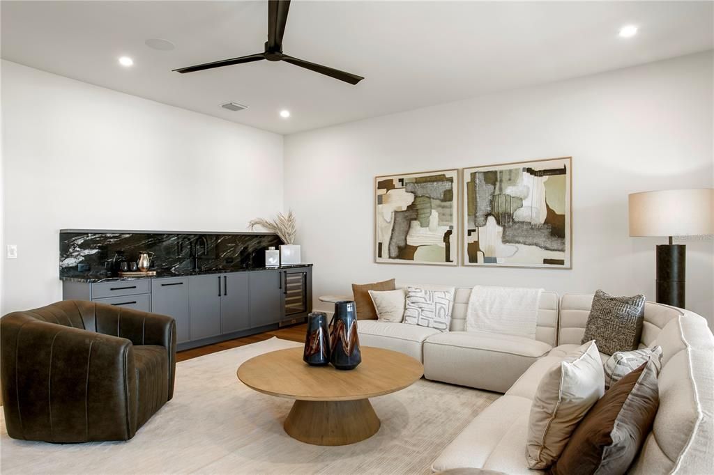 For Sale: $7,395,000 (6 beds, 5 baths, 5665 Square Feet)