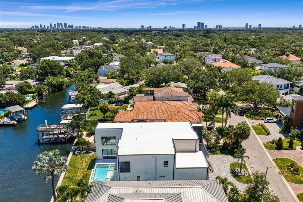 For Sale: $7,395,000 (6 beds, 5 baths, 5665 Square Feet)