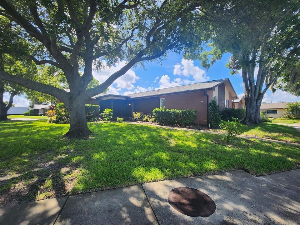 For Rent: $1,850 (2 beds, 2 baths, 1000 Square Feet)