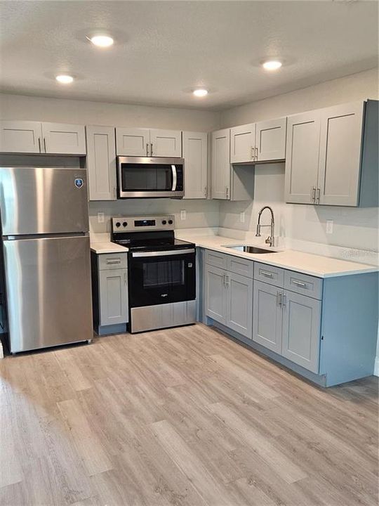 For Rent: $1,700 (3 beds, 3 baths, 1200 Square Feet)