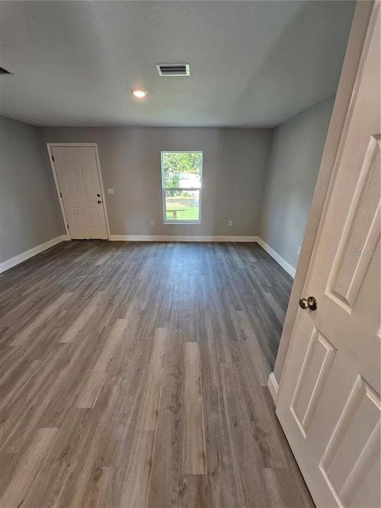 For Rent: $1,700 (3 beds, 3 baths, 1200 Square Feet)