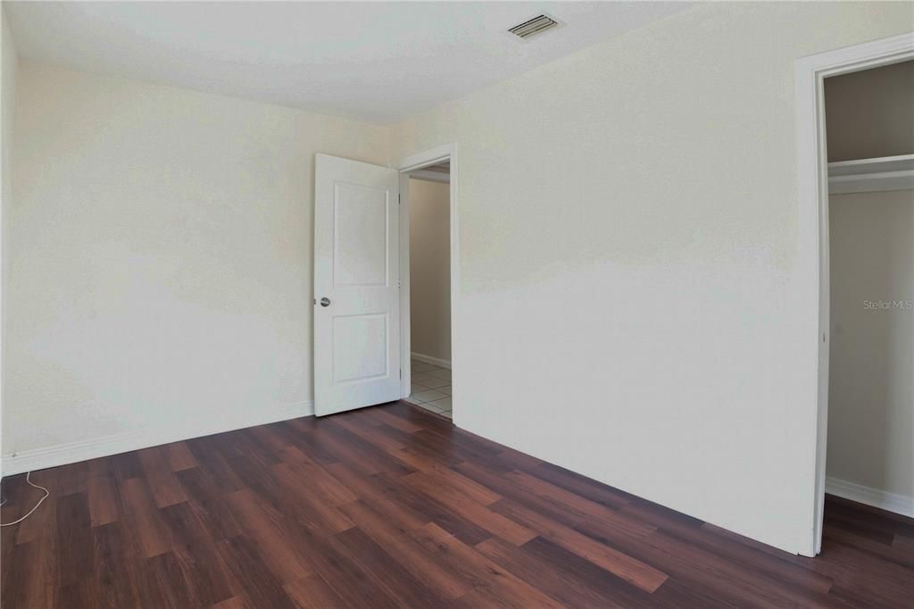 For Sale: $249,999 (3 beds, 1 baths, 917 Square Feet)