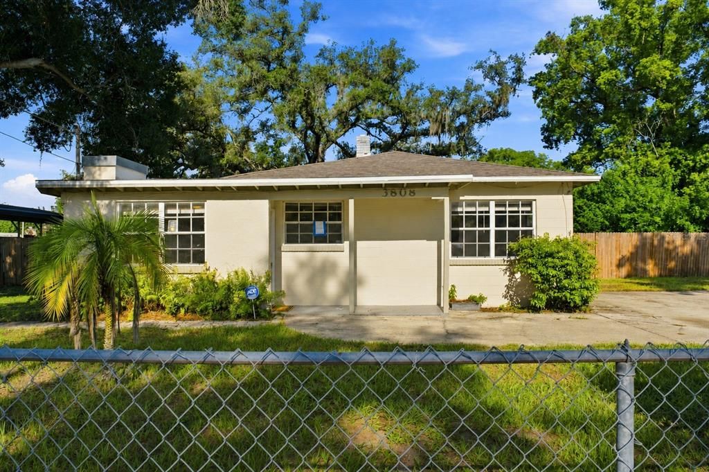 For Sale: $249,999 (3 beds, 1 baths, 917 Square Feet)