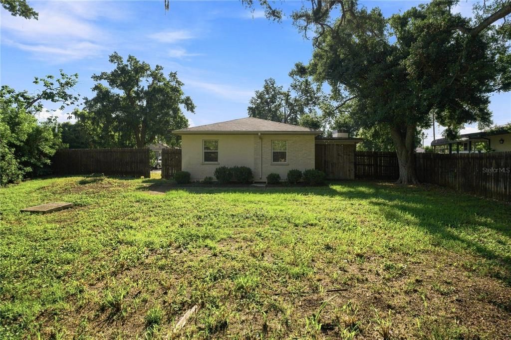 For Sale: $249,999 (3 beds, 1 baths, 917 Square Feet)