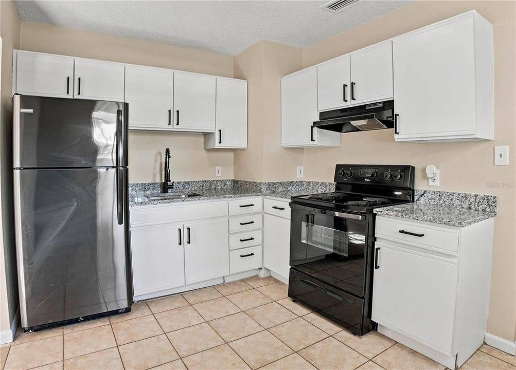 For Sale: $249,999 (3 beds, 1 baths, 917 Square Feet)