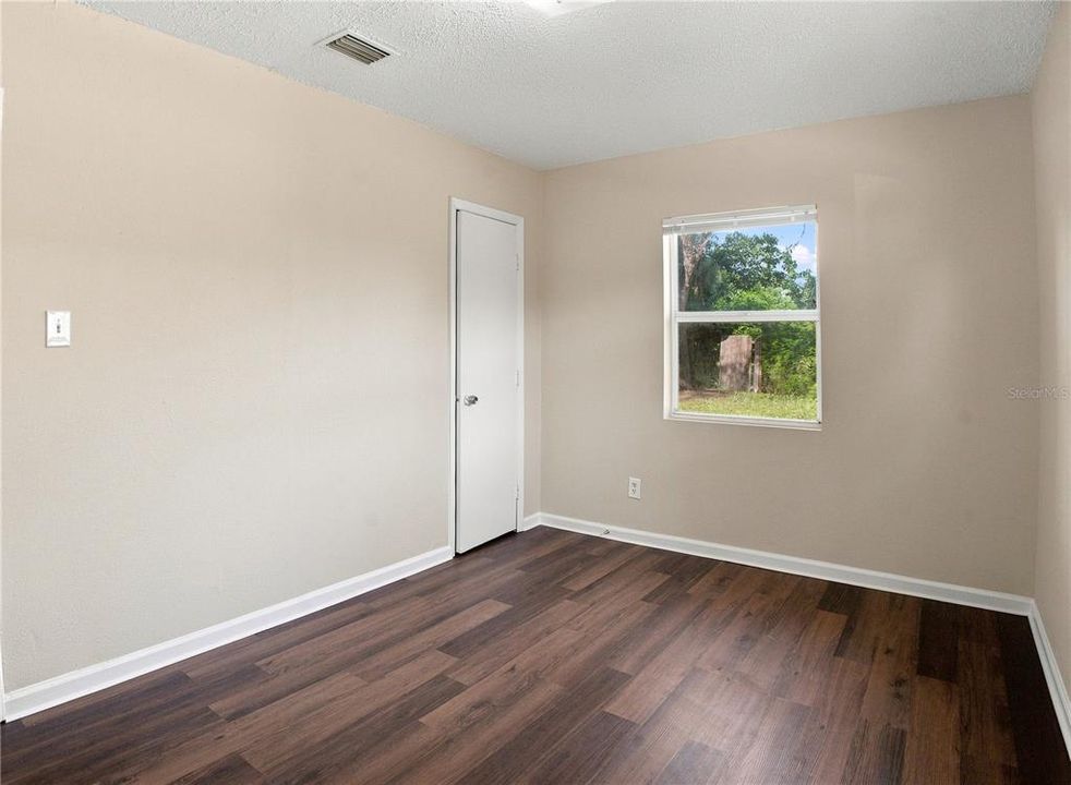 For Sale: $249,999 (3 beds, 1 baths, 917 Square Feet)