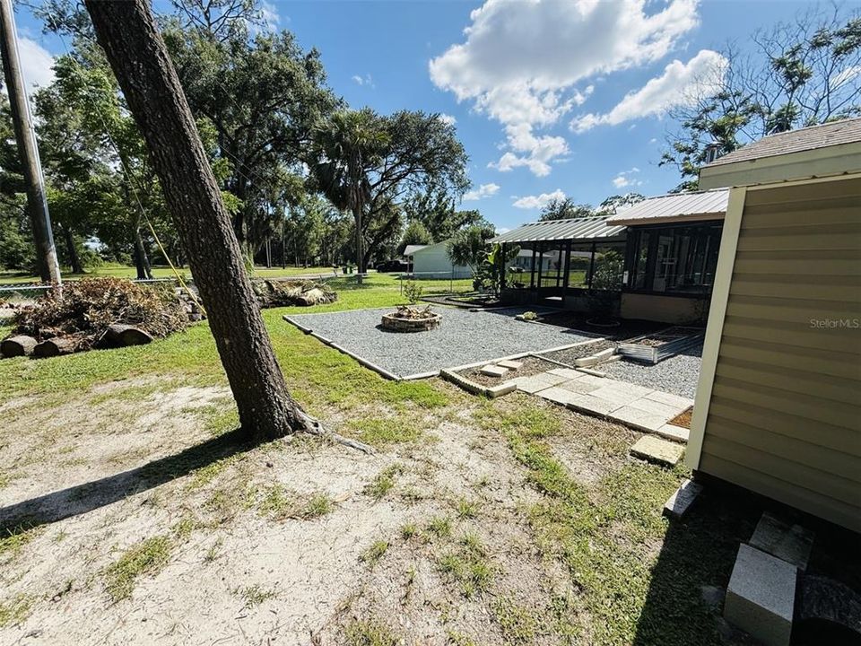 For Sale: $350,000 (3 beds, 1 baths, 1502 Square Feet)
