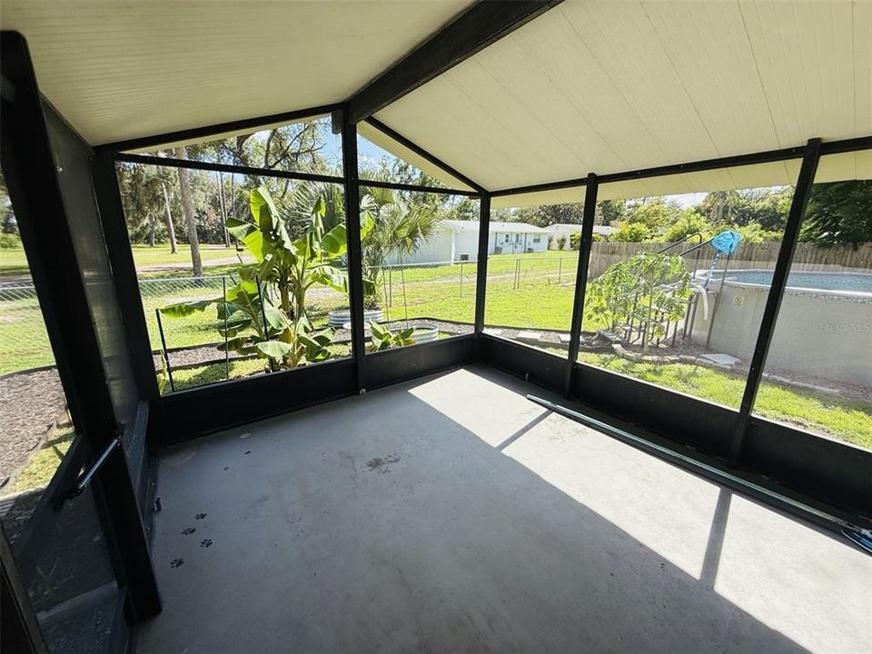 For Sale: $350,000 (3 beds, 1 baths, 1502 Square Feet)