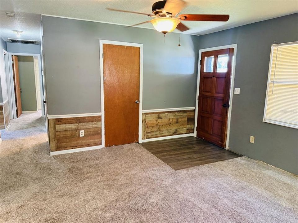 For Sale: $350,000 (3 beds, 1 baths, 1502 Square Feet)