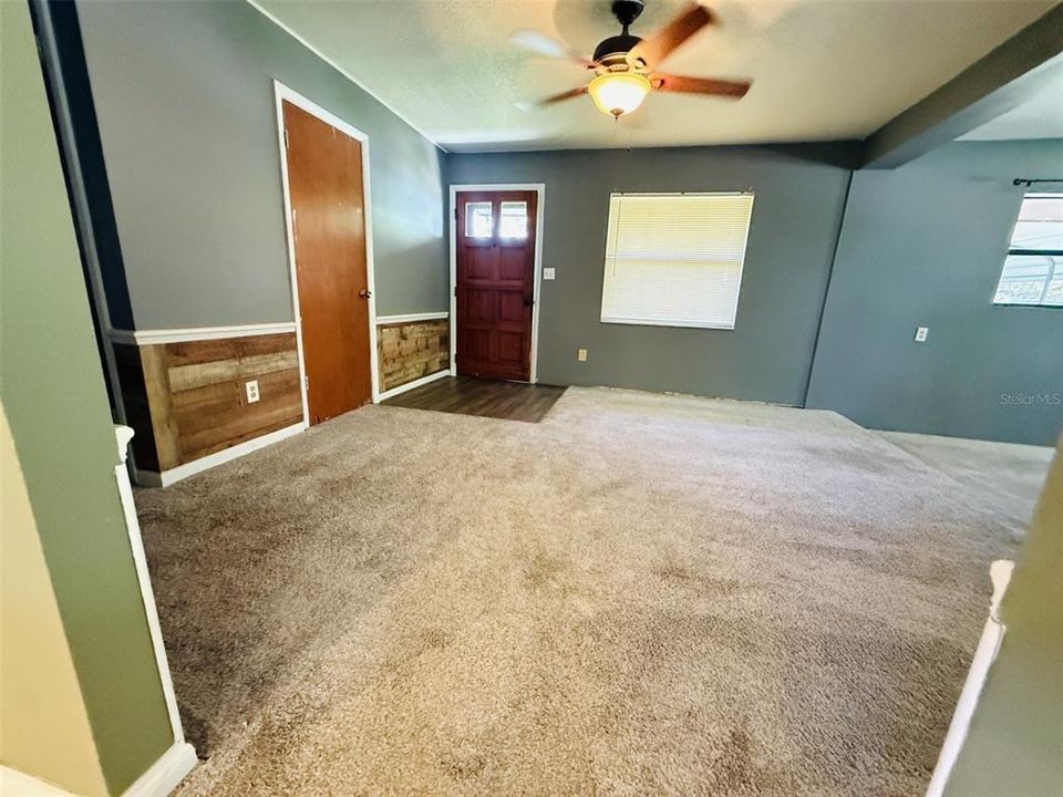 For Sale: $350,000 (3 beds, 1 baths, 1502 Square Feet)