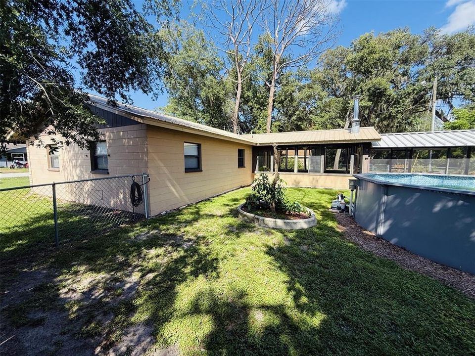 For Sale: $350,000 (3 beds, 1 baths, 1502 Square Feet)