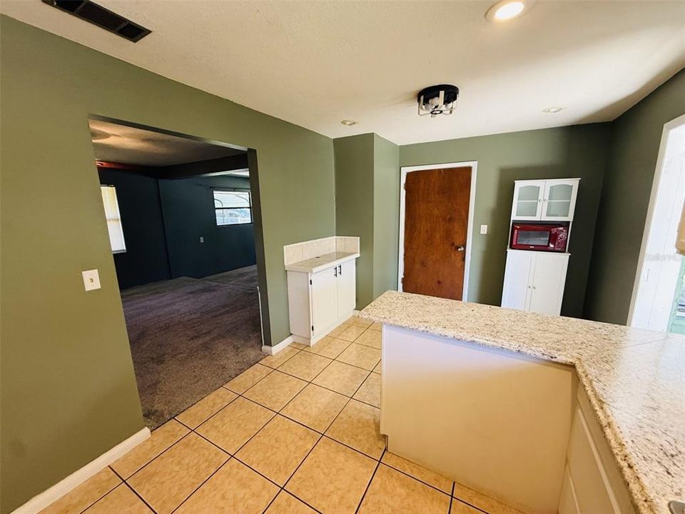 For Sale: $350,000 (3 beds, 1 baths, 1502 Square Feet)