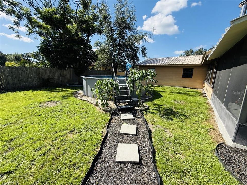 For Sale: $350,000 (3 beds, 1 baths, 1502 Square Feet)