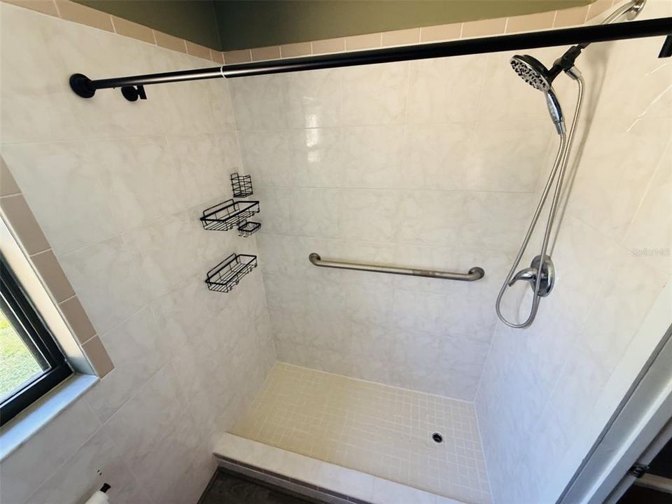 For Sale: $350,000 (3 beds, 1 baths, 1502 Square Feet)