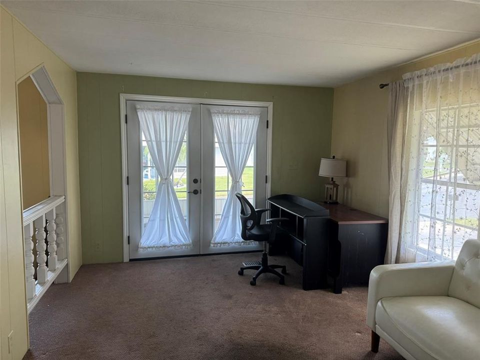 For Sale: $139,700 (2 beds, 2 baths, 1056 Square Feet)