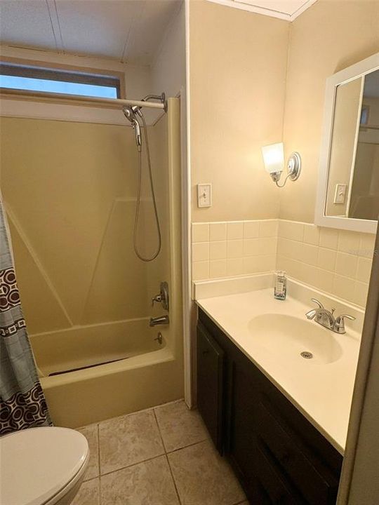 For Sale: $139,700 (2 beds, 2 baths, 1056 Square Feet)