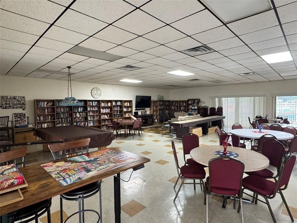 For Sale: $139,700 (2 beds, 2 baths, 1056 Square Feet)