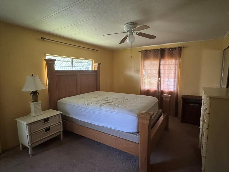 For Sale: $139,700 (2 beds, 2 baths, 1056 Square Feet)
