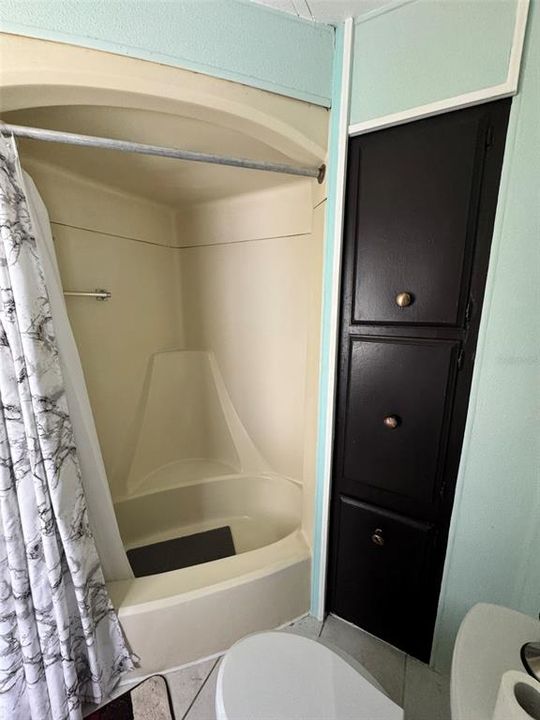 For Sale: $139,700 (2 beds, 2 baths, 1056 Square Feet)