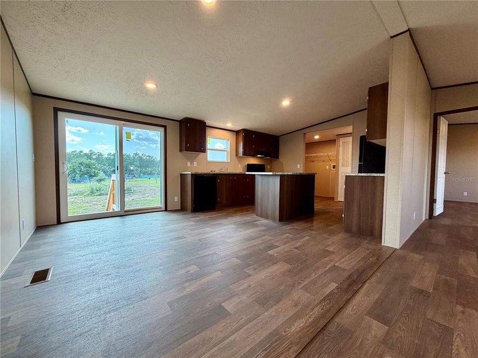 En Venta: $275,000 (3 camas, 2 baños, 1132 Pies cuadrados)