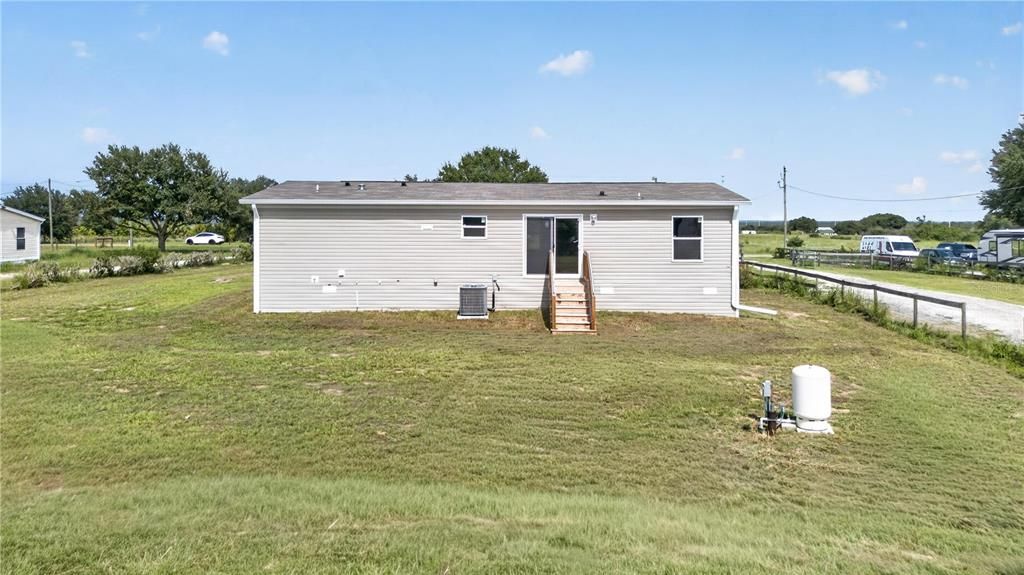 For Sale: $265,000 (3 beds, 2 baths, 1132 Square Feet)