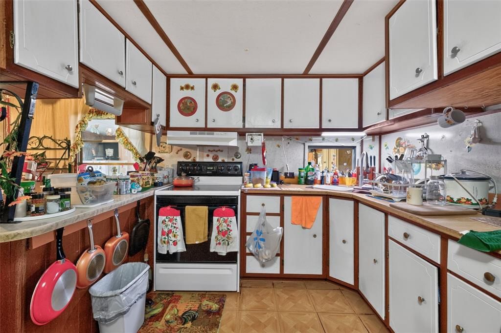 На продажу: $104,000 (2 спален, 2 ванн, 1296 Квадратных фут)