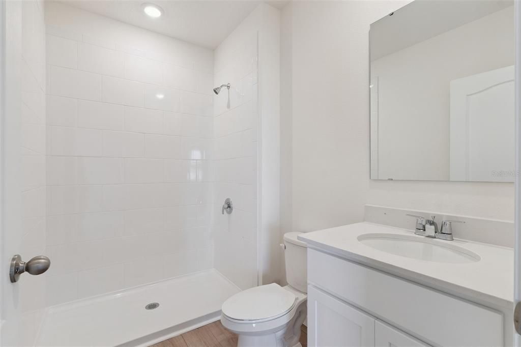 En Venta: $468,990 (5 camas, 3 baños, 2447 Pies cuadrados)