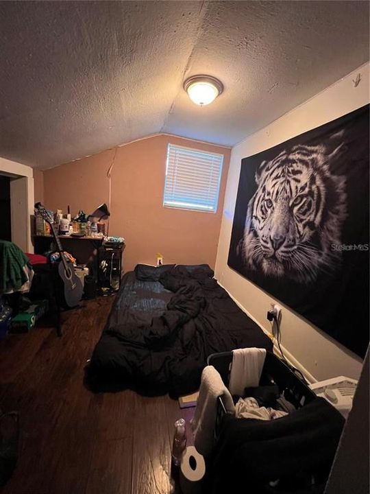 На продажу: $185,000 (4 спален, 2 ванн, 1252 Квадратных фут)