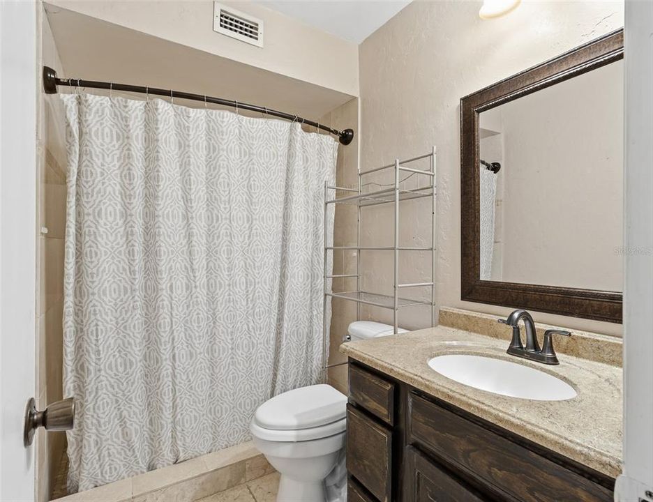 For Sale: $154,900 (2 beds, 2 baths, 1048 Square Feet)