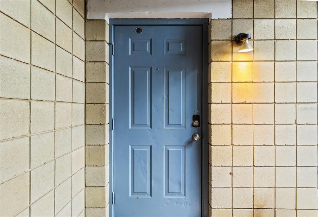 For Sale: $154,900 (2 beds, 2 baths, 1048 Square Feet)