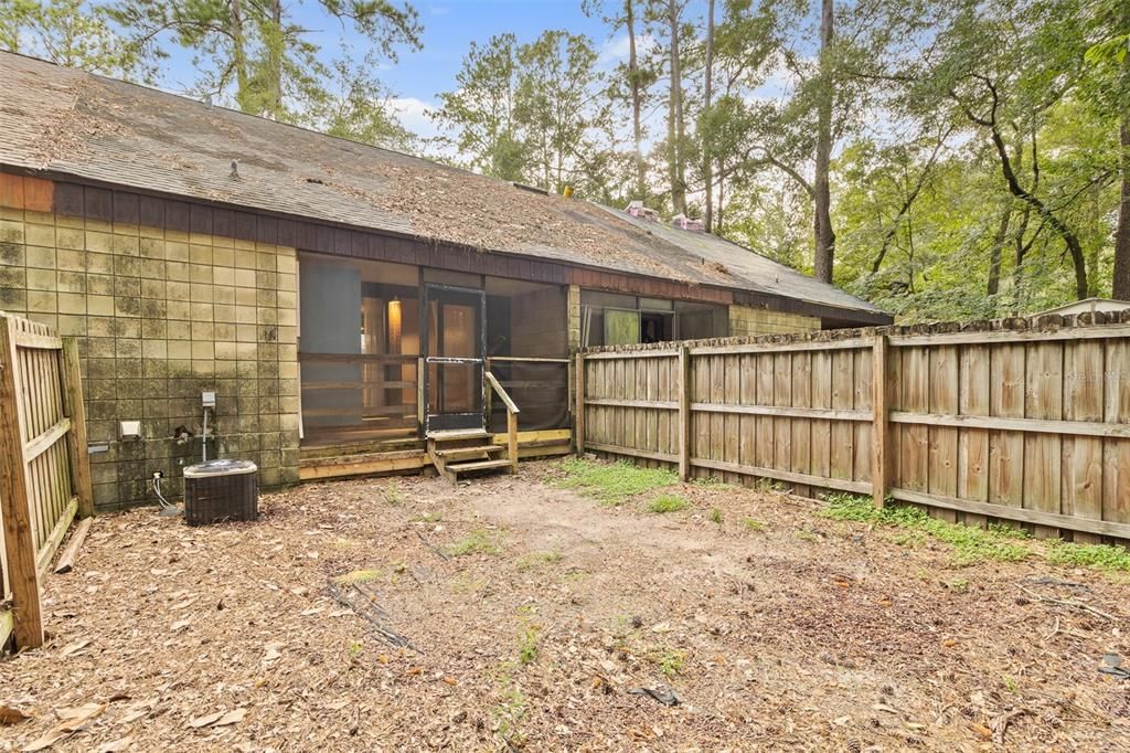 For Sale: $154,900 (2 beds, 2 baths, 1048 Square Feet)